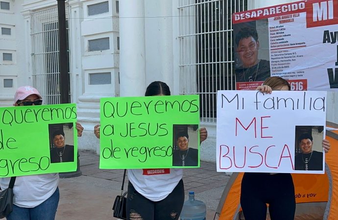 Se manifiestan familiares de joven desaparecido en Hermosillo