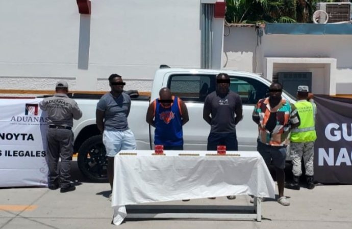 Detienen en Sonora a nigerianos con material bélico