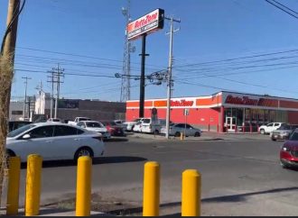Investigan posible intimidación; arrojan restos de carne de cerdo en comercio en Hermosillo
