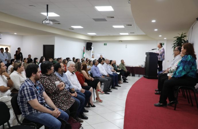Capacitan a maestros de CECyTES en riesgos emocionales