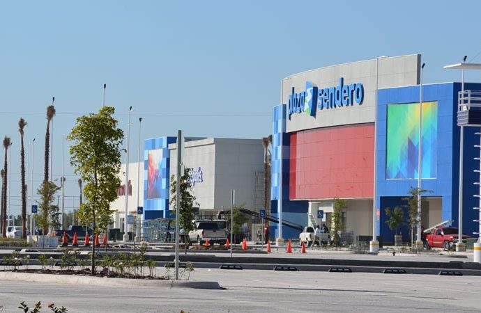 Afirma Lamarque que son más los negocios que se abren que los que se cierran