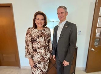 Lorenia Valles reafirma compromiso con minería responsable en reunión con cónsul de EE.UU.