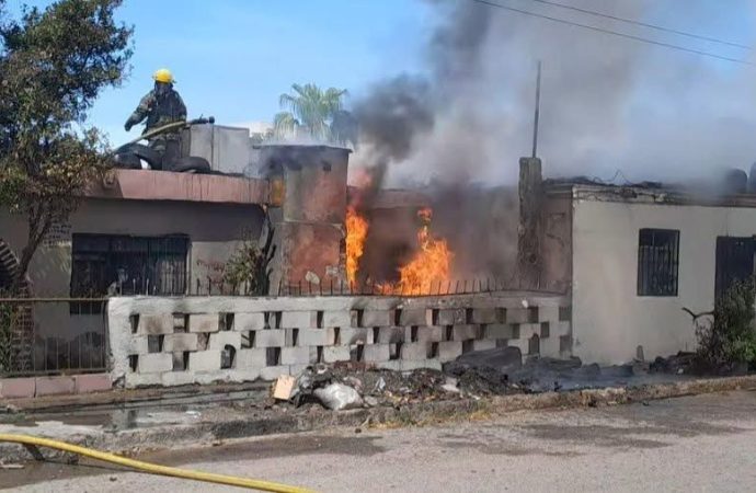 Sofocan incendio en llantera de Hermosillo
