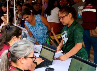 Familias de Sol Aguilar reciben apoyos y trámites sin costo en feria “Sonora Atiende”