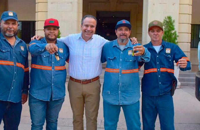Fortalece Toño Astiazarán atención a zona rural con entrega de cuatro pipas nuevas