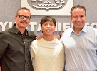 Astiazarán entrega apoyos a 26 deportistas y supera los 2.1 mdp invertidos