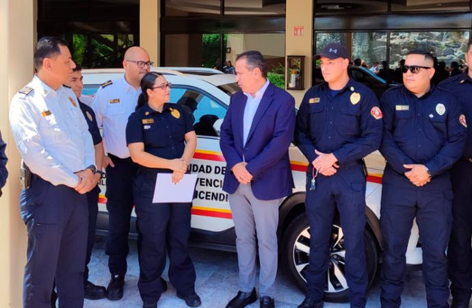 Reconoce Antonio Astiazarán a bomberos por su servicio a los hermosillenses