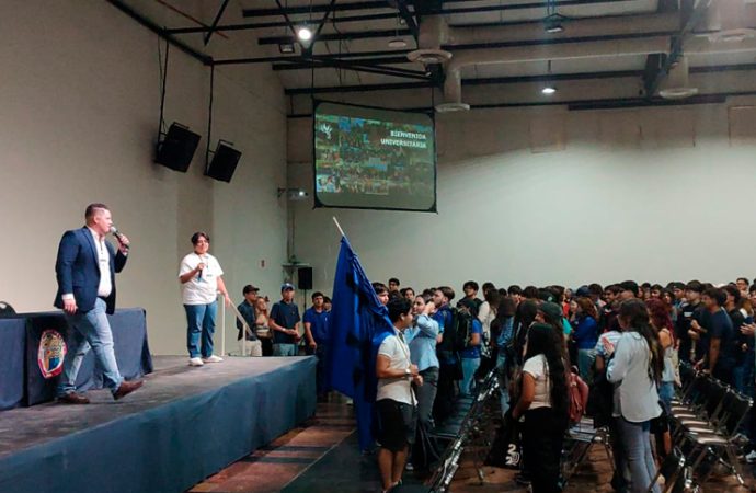 Dan la bienvenida a los estudiantes de nuevo ingreso de la Unison