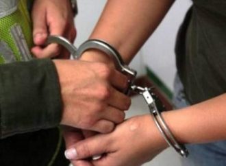 Detienen a mujer por presuntamente agredir a recepcionista de hotel en Hermosillo