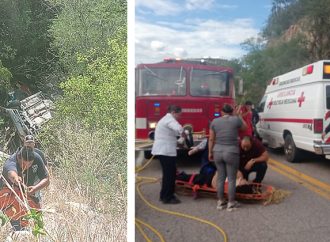 Automóvil cae a barranco en carretera Hermosillo–Moctezuma; mujer resulta lesionada