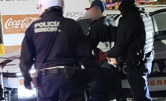 Detienen a tres hombres armados con cuchillos en distintos sectores de Hermosillo