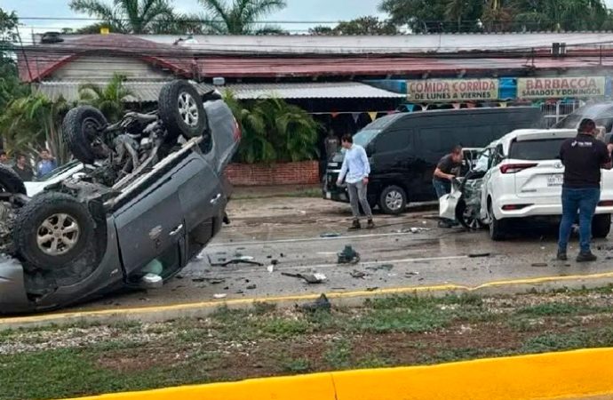 Choque fatal en Cancún: cinco muertos y seis heridos tras accidente en Blvd. Colosio