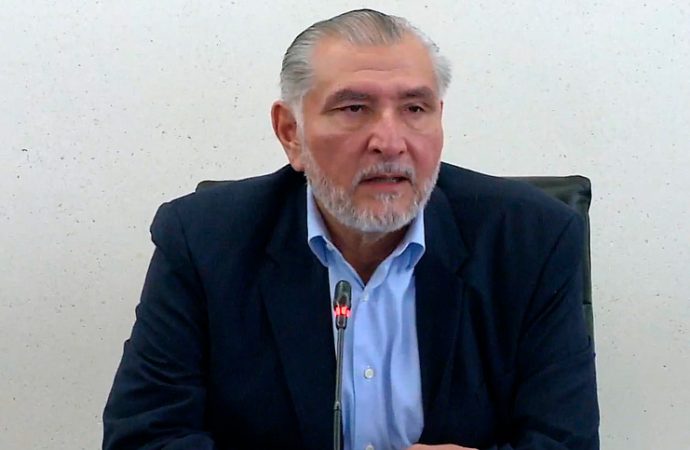 Adán Augusto López se defiende de acusaciones por 79 millones y asegura haber declarado ingresos ante el SAT