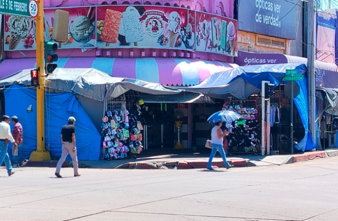 Prevén ambulantes incierto cierre de año