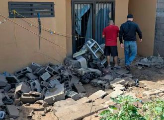 Busca Ayuntamiento compensar daños en viviendas de La Caridad por inundaciones