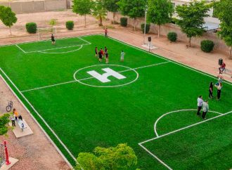 Inauguran en Villa Merlot nueva cancha de fútbol con pasto sintético gracias a esfuerzo conjunto