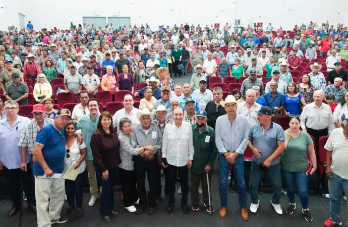 Más de 600 pensionados del Ayuntamiento de Hermosillo reciben respaldo del gobernador Durazo