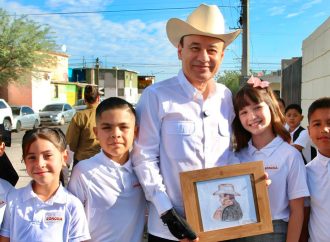 Durazo impulsa el programa de becas más grande en la historia de Sonora: más de 2,600 mdp y medio millón de estímulos