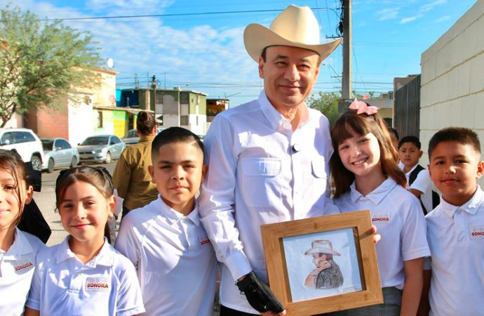 Durazo impulsa el programa de becas más grande en la historia de Sonora: más de 2,600 mdp y medio millón de estímulos