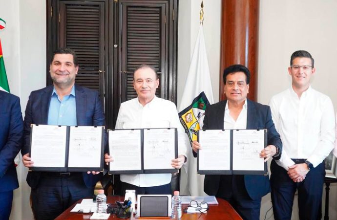 Gobernador Durazo y empresariado coordinan esfuerzos para profesionalizar a jóvenes en la industria con entrega de becas