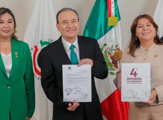 Entrega Alfonso Durazo su cuarto informe de trabajo al Congreso
