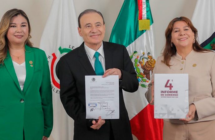 Entrega Alfonso Durazo su cuarto informe de trabajo al Congreso