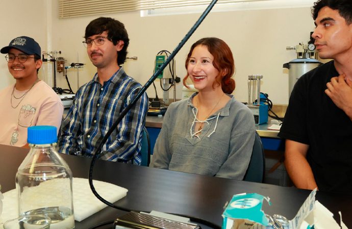 Destacan alumnos de la UNISON en Canadá