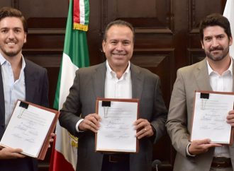 Firma Toño Astiazarán concesión de libramiento norponiente en Hermosillo que mejorará movilidad