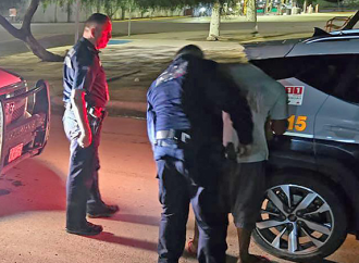 Someten a sujeto por deambular armado en pleno centro de Hermosillo