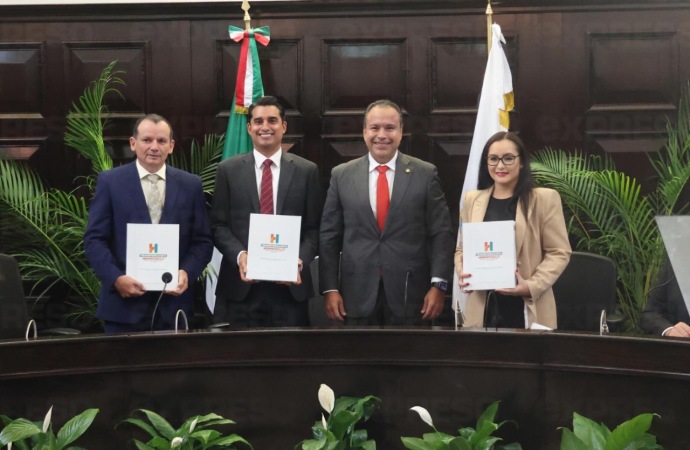 Entrega Toño Astiazarán su primer informe de trabajo
