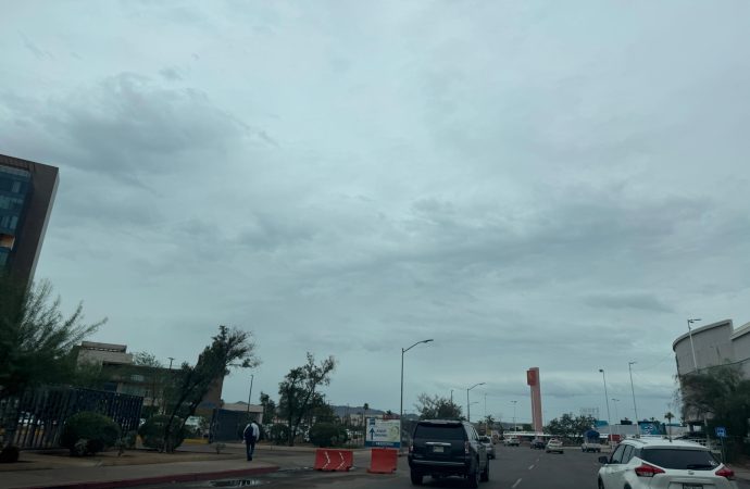 “Lorena” se debilita a tormenta tropical, pero persisten alertas en Sonora