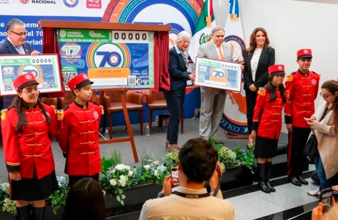 Lotería Nacional conmemora 70 años del Colegio Nacional del Notariado con billete conmemorativo