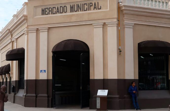 Reabre sus puertas el Mercado Municipal de Hermosillo con locatarios y clientes de vuelta