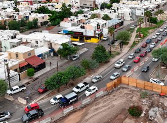 Vecinos cuestionan problemas de tráfico por reducción de carriles en obra Colosio-Solidaridad