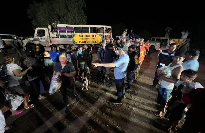 Encabeza Elías Retes entrega de apoyos y atención integral a familias afectadas por la tormenta “Lorena”