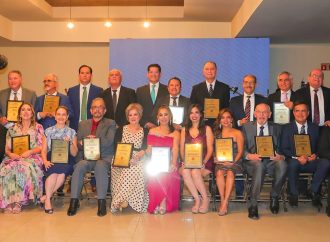Reconocen en Hermosillo la vocación y trayectoria de 26 profesionales de la salud