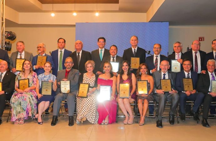 Reconocen en Hermosillo la vocación y trayectoria de 26 profesionales de la salud