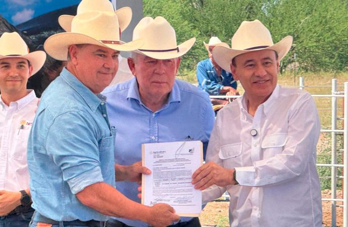 Encabeza Durazo entrega de apoyo a ganaderos de Sonora