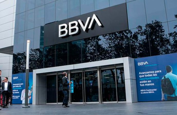 Caída del sistema de BBVA colapsa pagos y terminales en todo el país