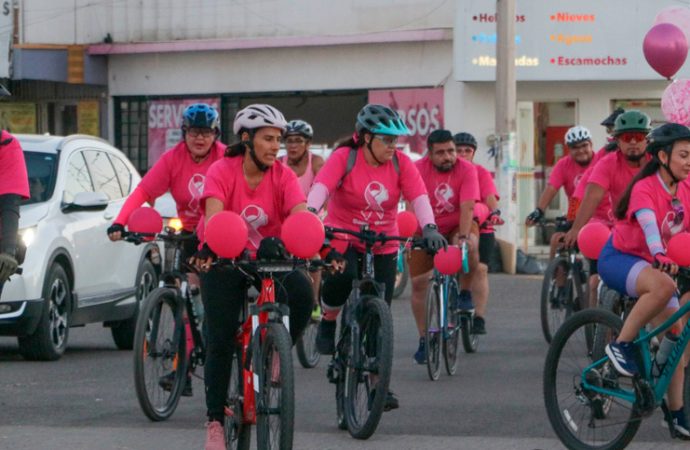 Pedalean navojoenses contra el cáncer de mama con “Rodada Rosa”