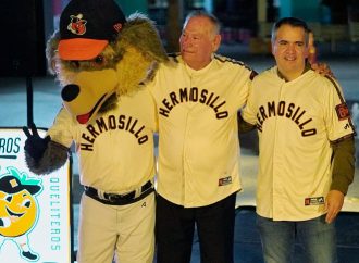 Naranjeros celebra 80 años con jersey estilo años cuarenta