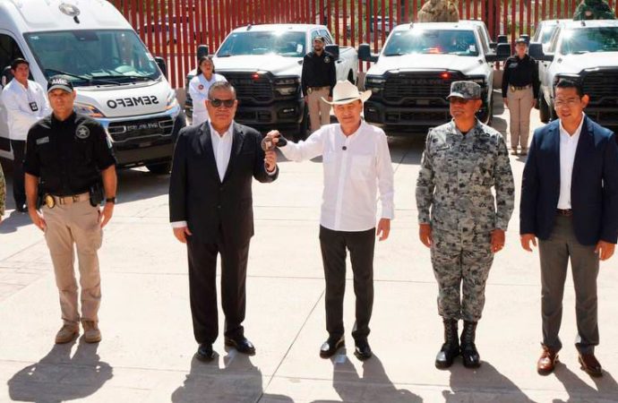 Durazo entrega estímulos y equipamiento a la Fiscalía de Sonora; destaca reducción de delitos