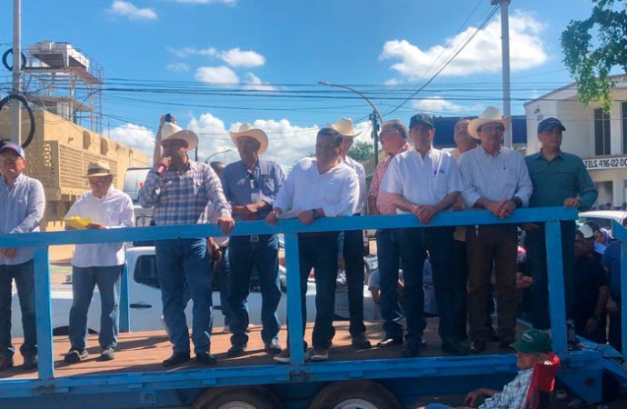 Productores alzan la voz ante falta de apoyos