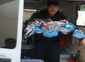 Bebé nace en patrulla de policía en Hermosillo