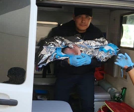 Bebé nace en patrulla de policía en Hermosillo