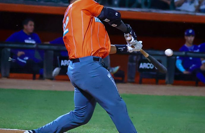 Naranjeros celebran 80 años con triunfo ante Yaquis en juego de pretemporada