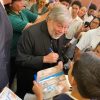 Steve Wozniak inspira a niños en Sonora