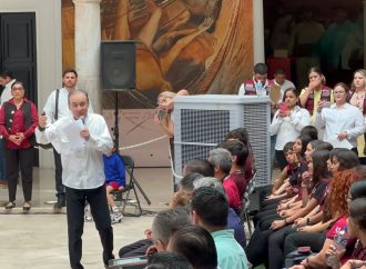 Entrega gobernador Durazo reconocimiento a la excelencia deportiva a jóvenes de educación básica