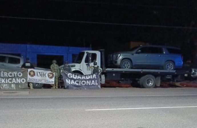 Aseguran en Caborca cuatro camionetas con reporte de robo en Estados Unidos