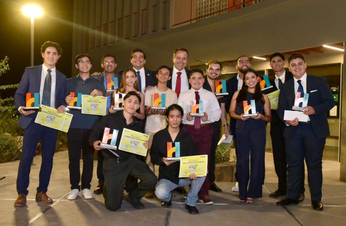 Reconoce Toño Astiazarán el talento y compromiso de la juventud hermosillense en el Premio Municipal de la Juventud 2025